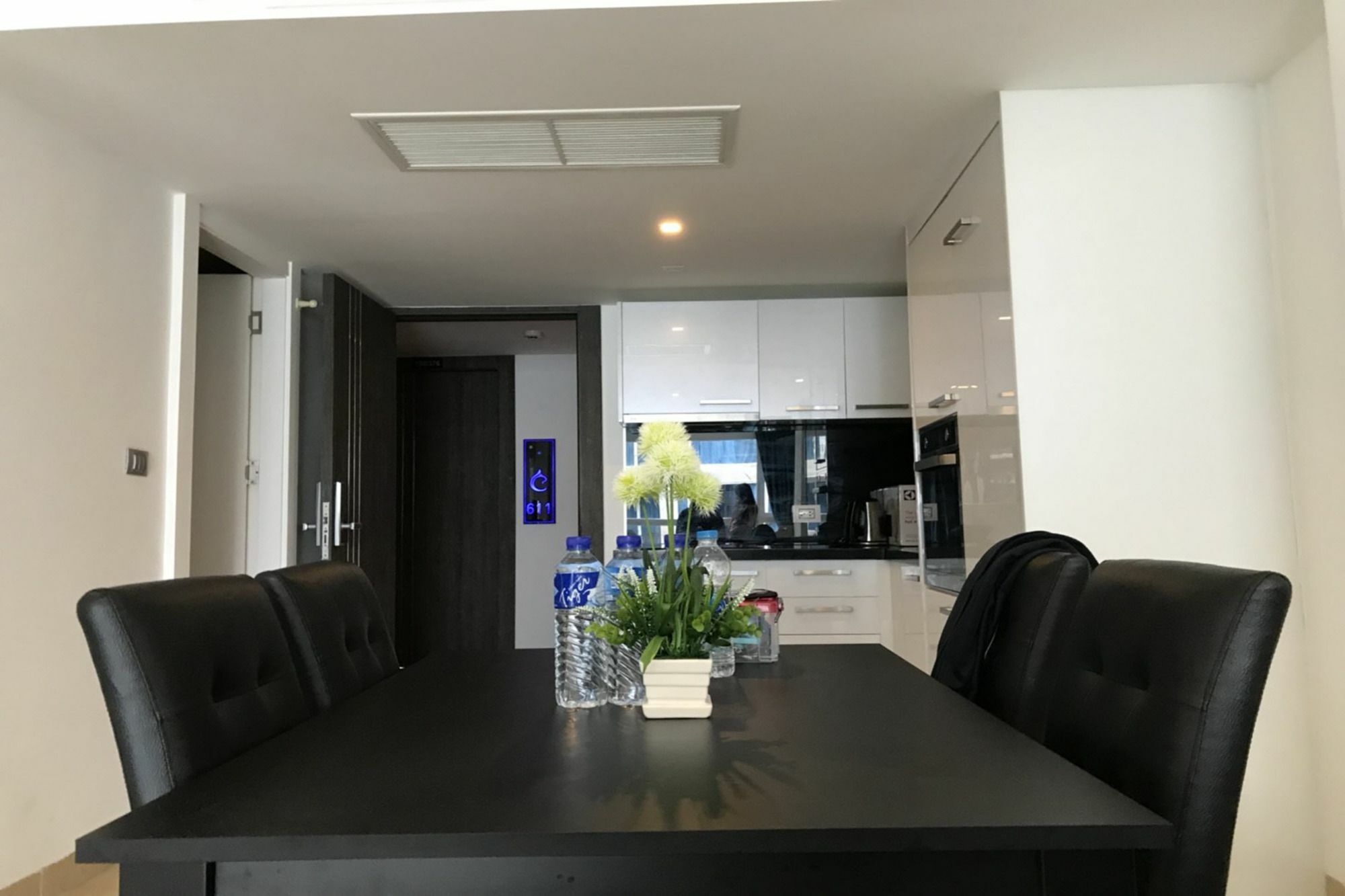Uplus Avenue Residence Pattaya Exterior photo